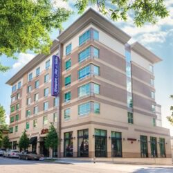 Hampton Inn & Suites Hotel Exterior